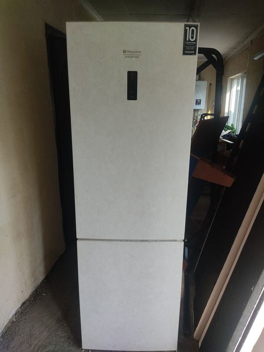 Продам холодильник Hotpoint