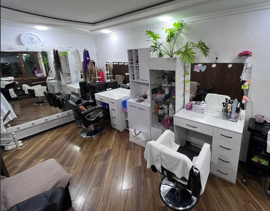 Сдается кресло для стилиста, визажиста в стильной студии красоты!