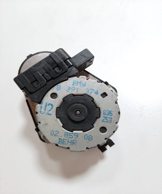 Motoras  clapeta aeroterma  8391374 BMW Seria 3 E46 seria