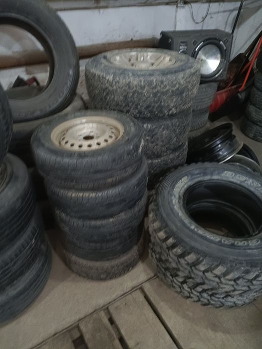 Продам в комплекте диски шины разные комплекты колёс
