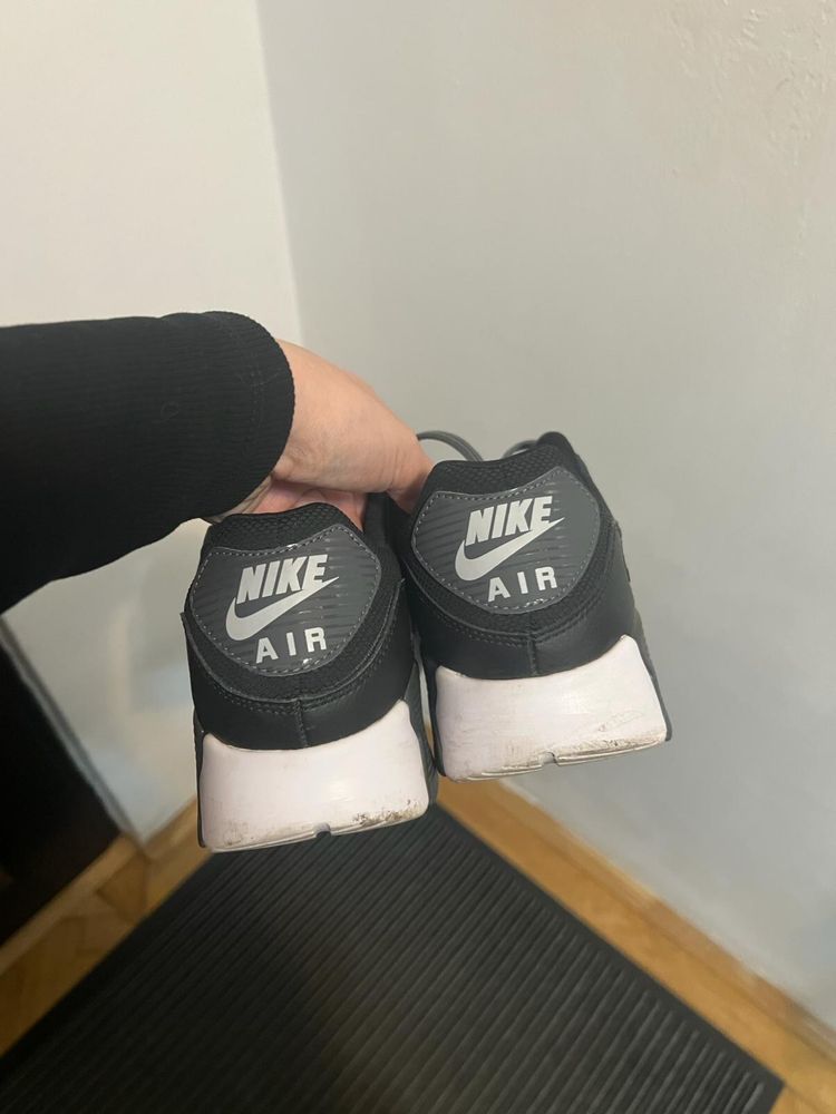 Adidasi Nike Air Max in stare buna 39