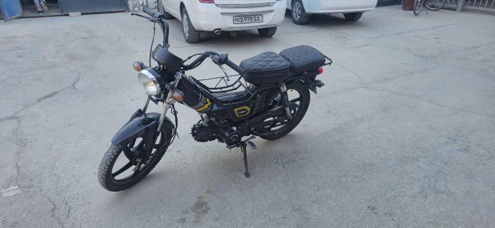 Bikeland moped sotiladi
