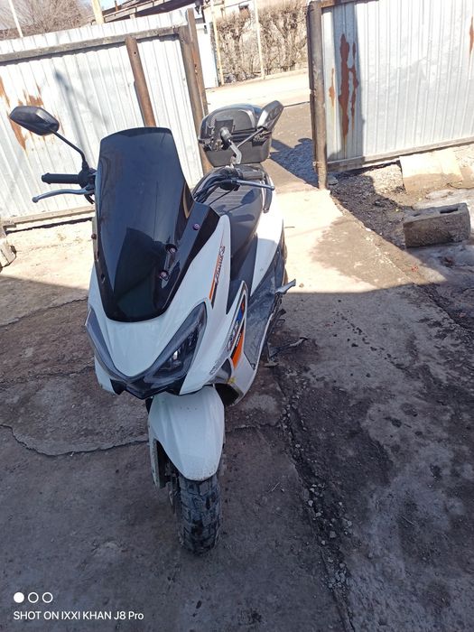 Продам Скутер Макси лия