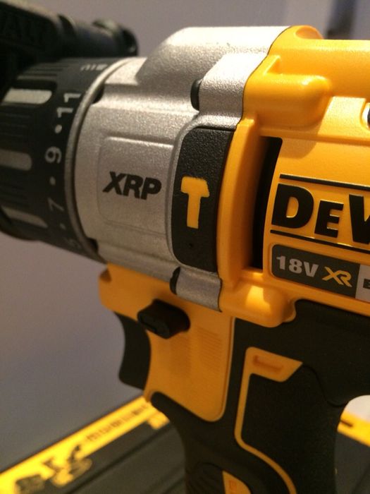 DeWALT Винтоверт- Бормашина DCD996 18V XRP