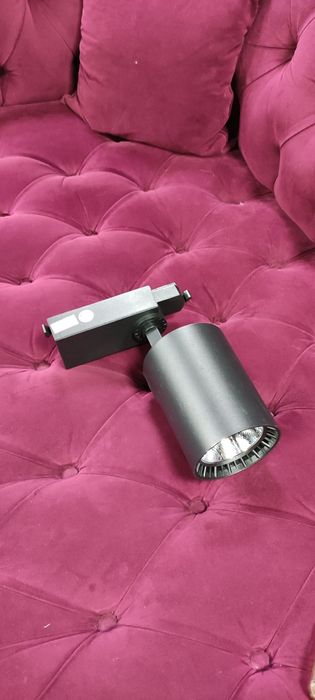 Трековые лампы, всё работает, мощные, почти новые