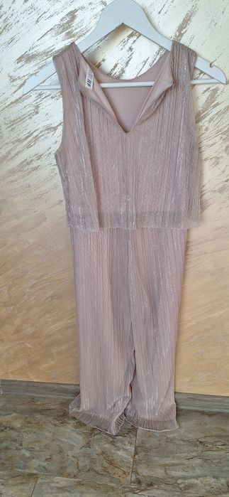 Два гащеризона за девойка