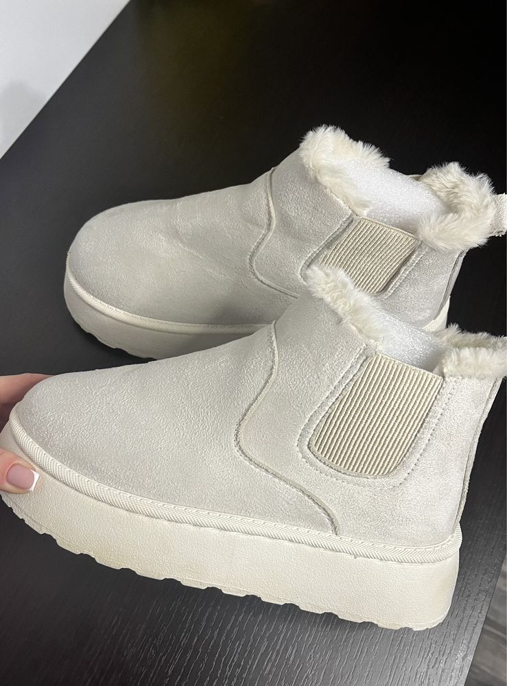 Дамски обувки, ново UGGS
