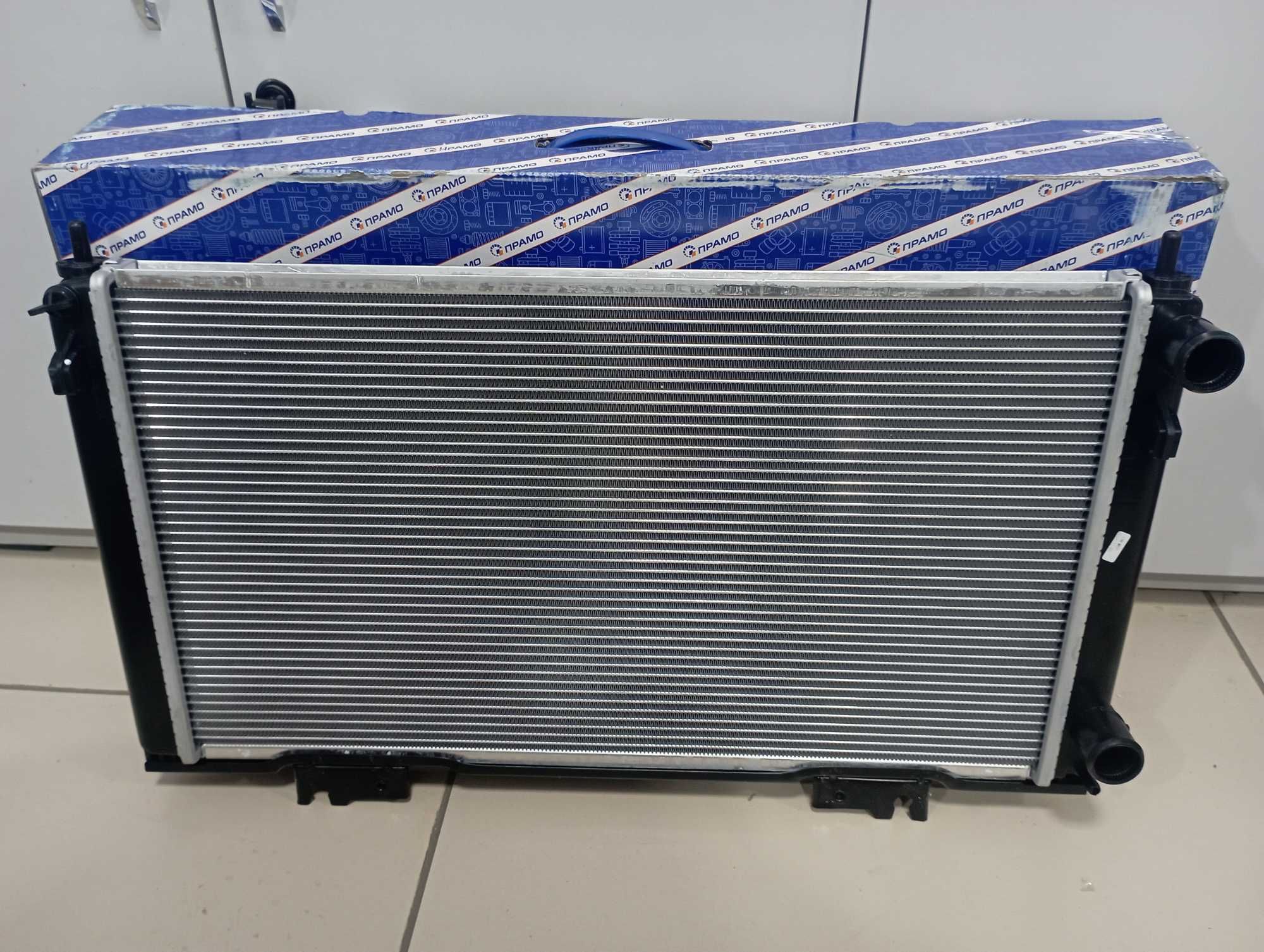 Радиатор охлаждения ВАЗ-2170 (Приора) под кондиционер HALA