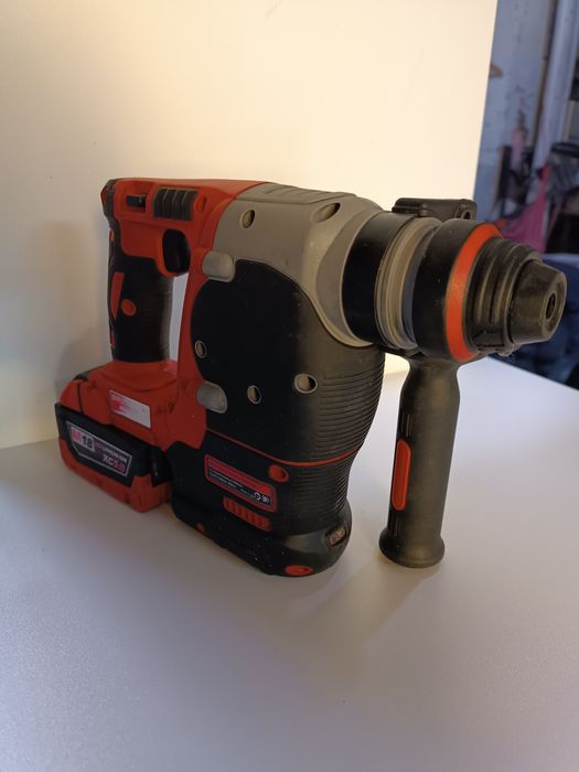 Акумулаторен перфоратор