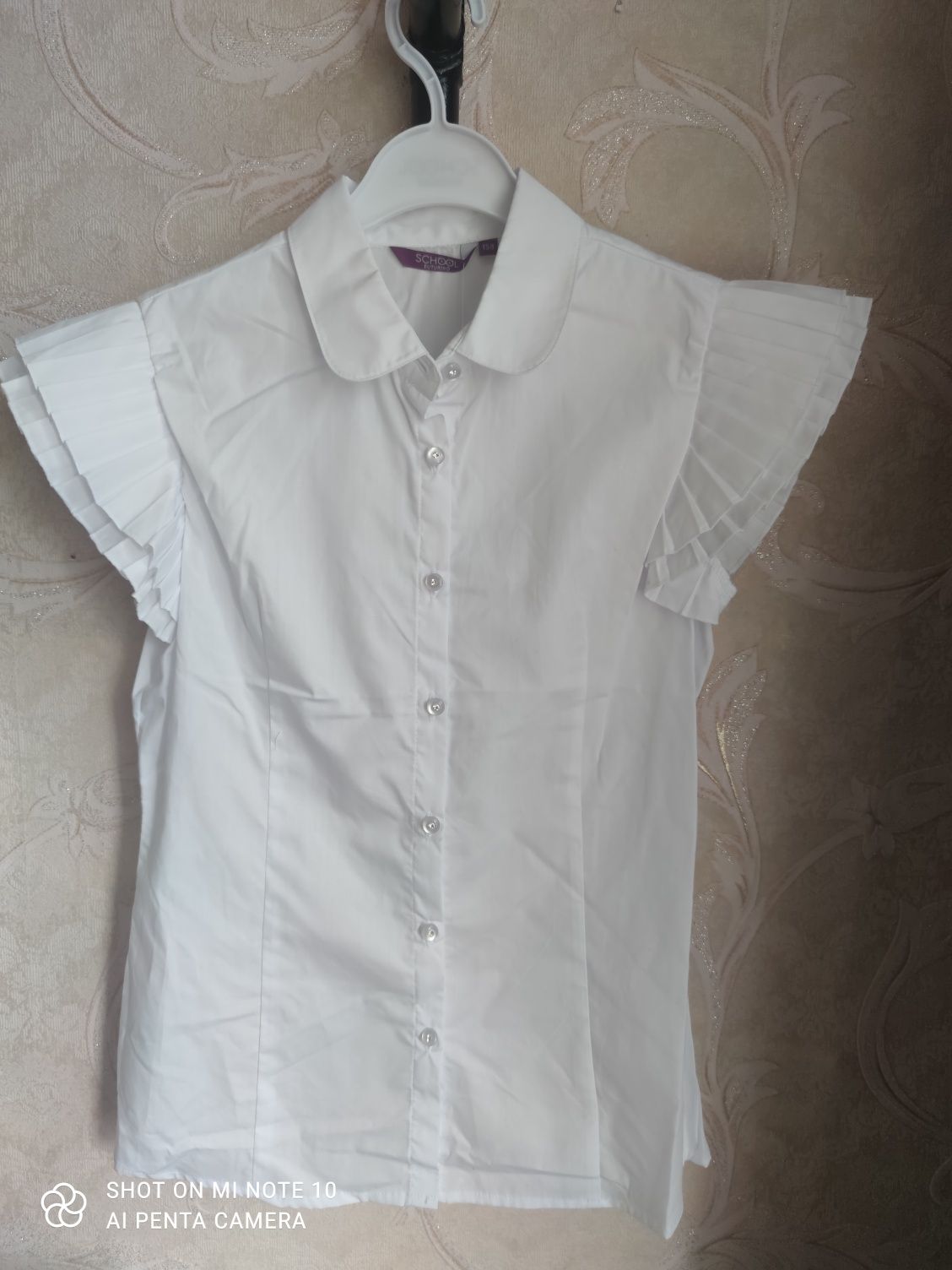 Продам белую блузку