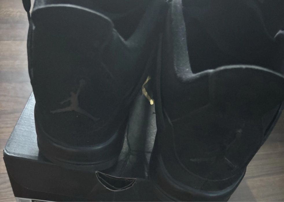 Vand adidasi jordan 4 black cat