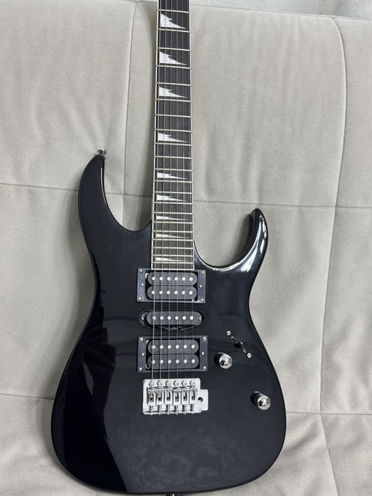 СРОЧНО!продам электрогитару