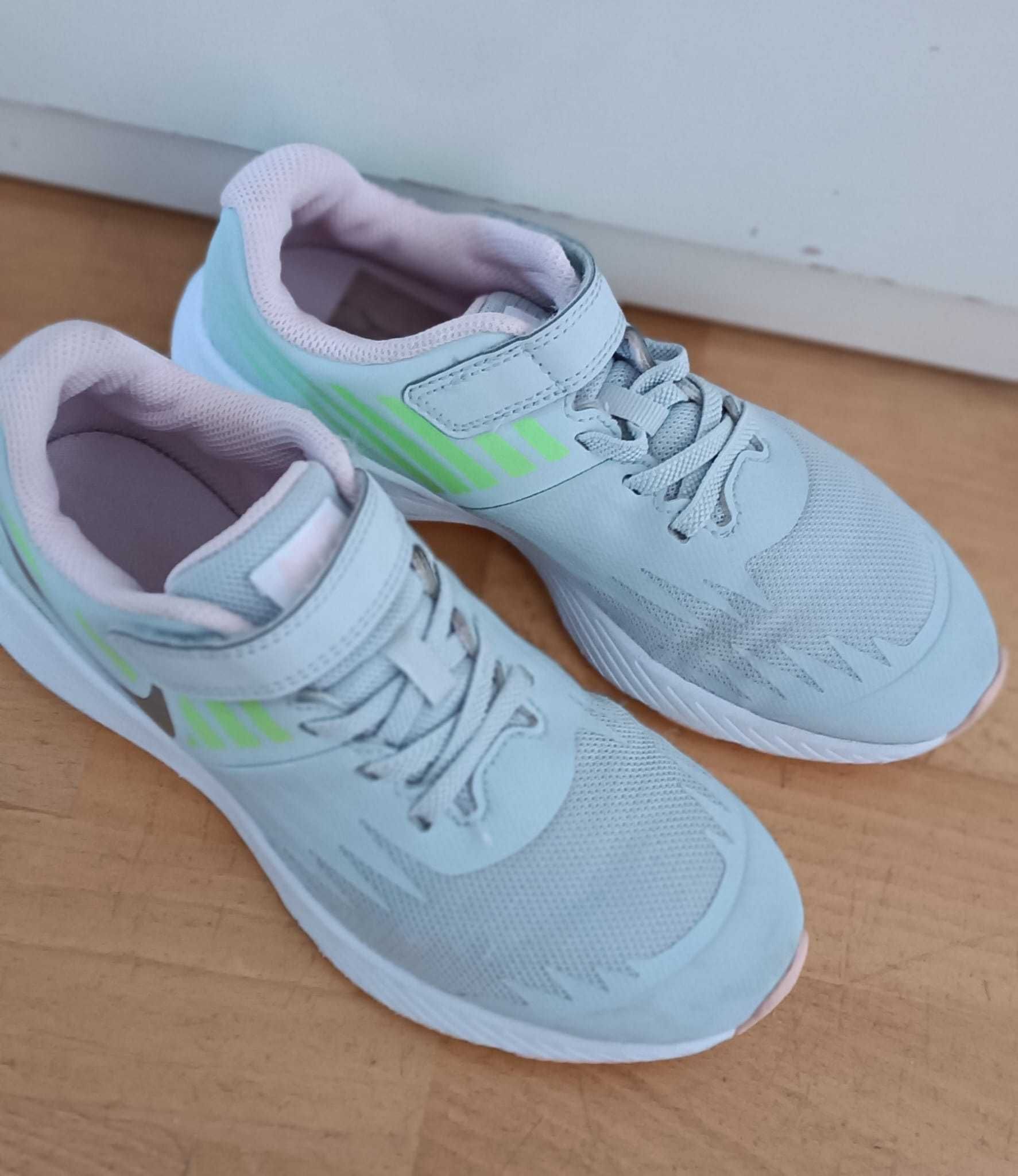 Adidasi Nike Fete