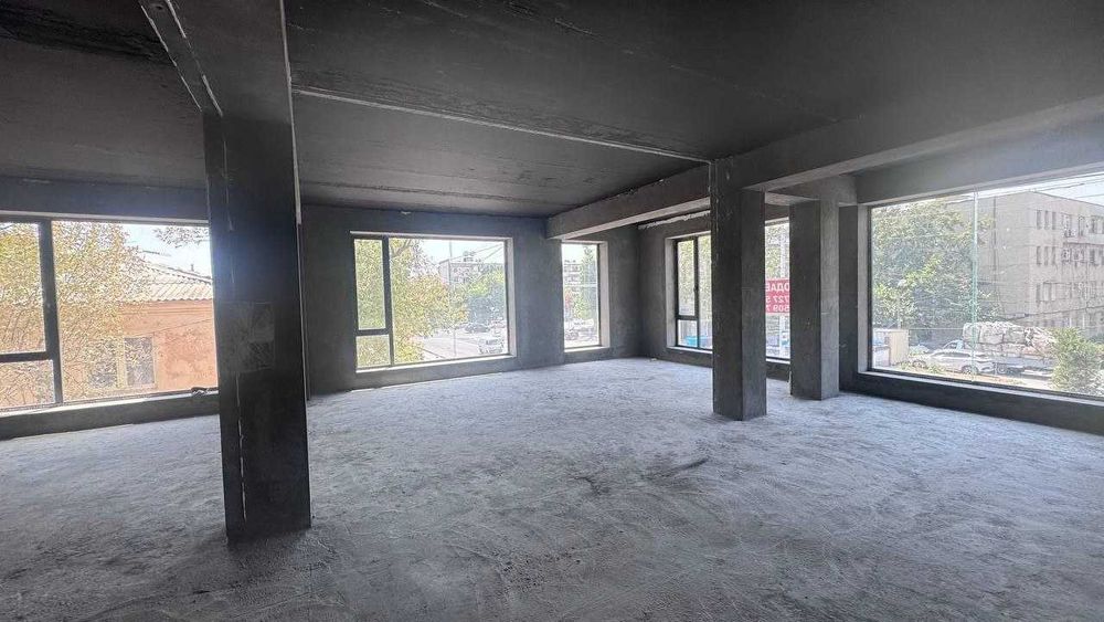 Саракулька На главной дороге 3 этажа + подвал 400м2  Парк Фуркат
