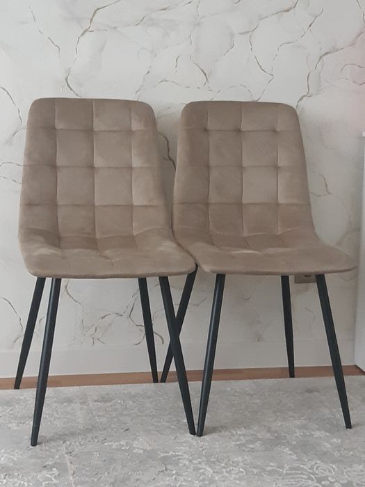 Продам стулья новые