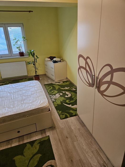 Vand mobila dormitor: pat, sifonier si dulap