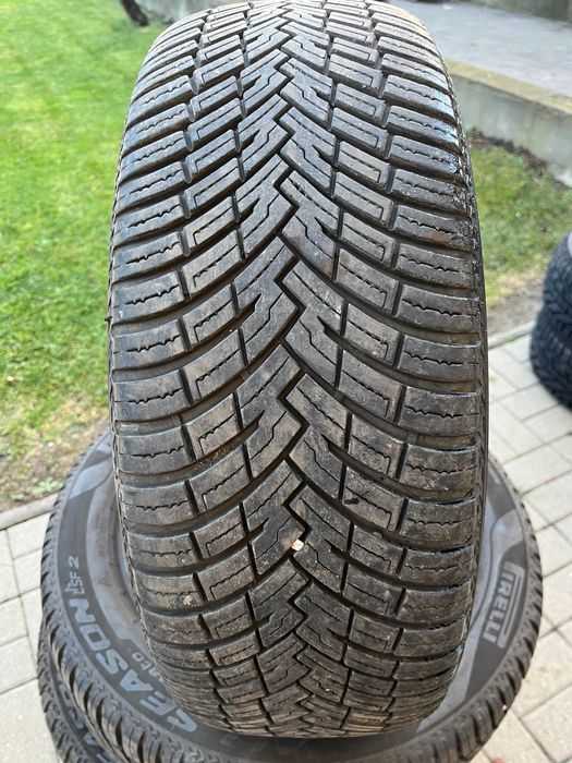 Vand 4 anvelope 205/55 R16 Pirelli iarna All season