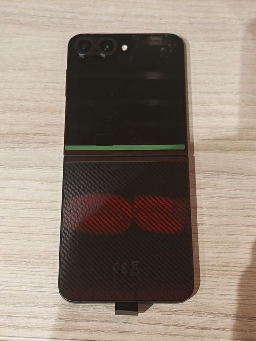 Samsung Z Flip 6 Crafted Black 0 cicluri