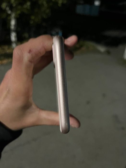 продается IPhone 8 Plus
