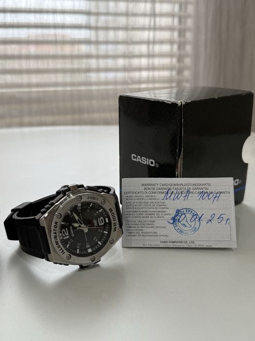 Часовник Casio MWA-100H