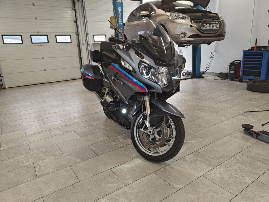 Vând BMW R1200RT LC