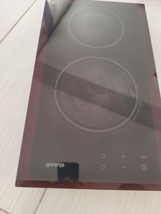 Керамичен плот (готварска печка)