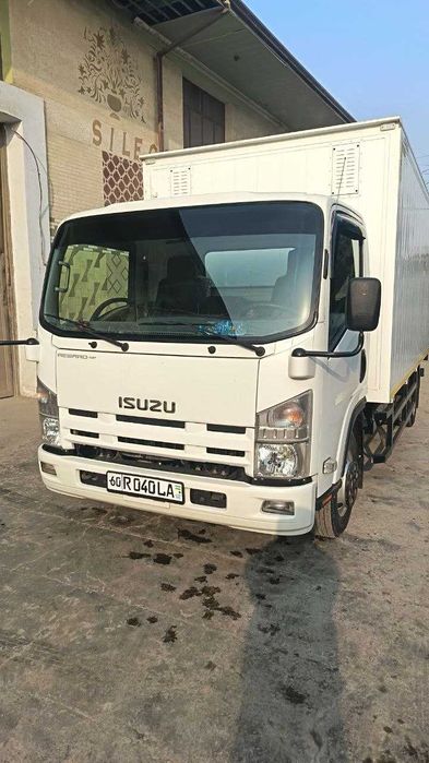 Грузовой автомобиль ISUZU NPR 82L Пробег 103 000 км Год 2016 как новый