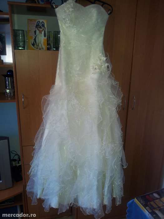 Vand rochie de mireasa