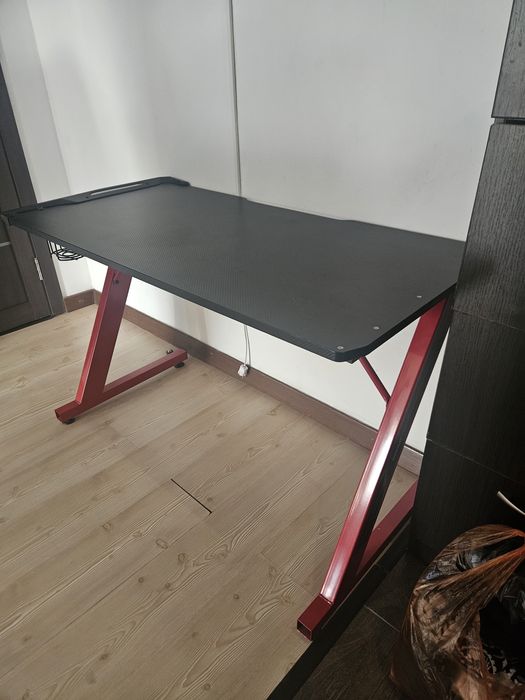 Продам стол для компьютера