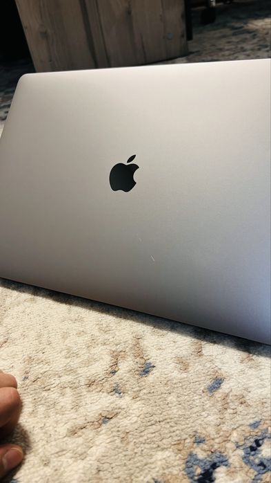 MacBook Pro i9