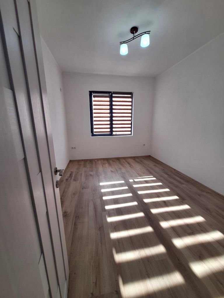Продава се Двустаен апартамент в Търговище, Запад 2 - 57 кв.м за 1566 €/кв.м - Снимка #1