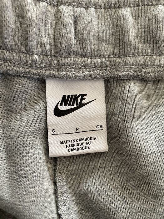 Pantaloni scurti nike tech fleece