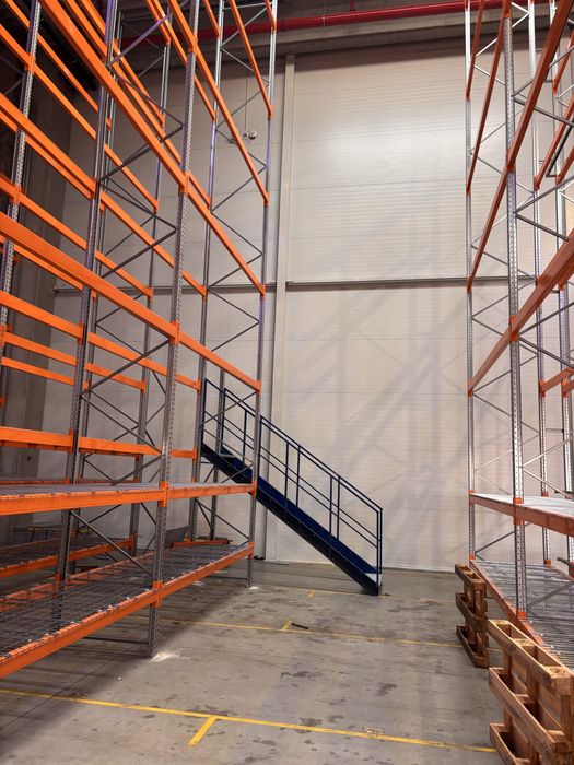 Montaj rafturi metalice si relocare