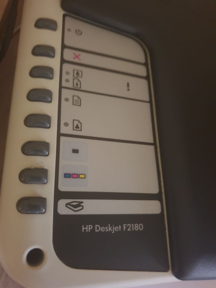 Imprimanta HP Deskjet 2180 cu cartuse