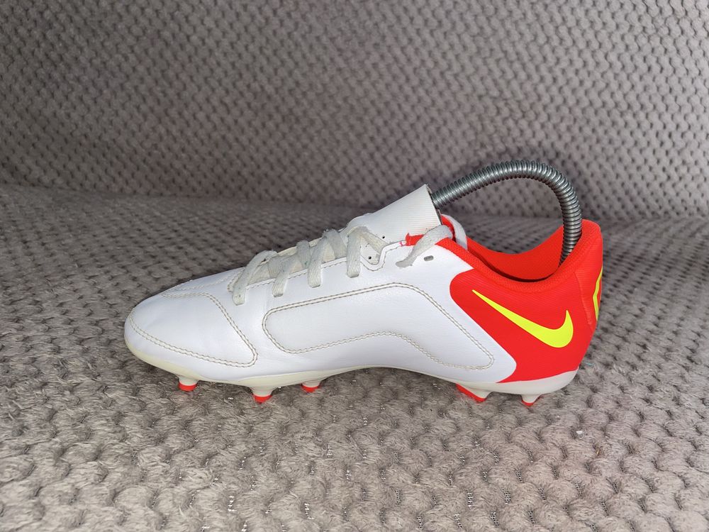 Ghete crampoane NIKE nr 38