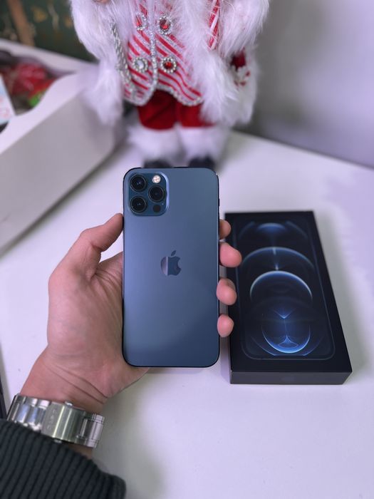 На продажу IPhone 12 Pro, 256 GB «тихоокеанский синий» Pacific Blue.