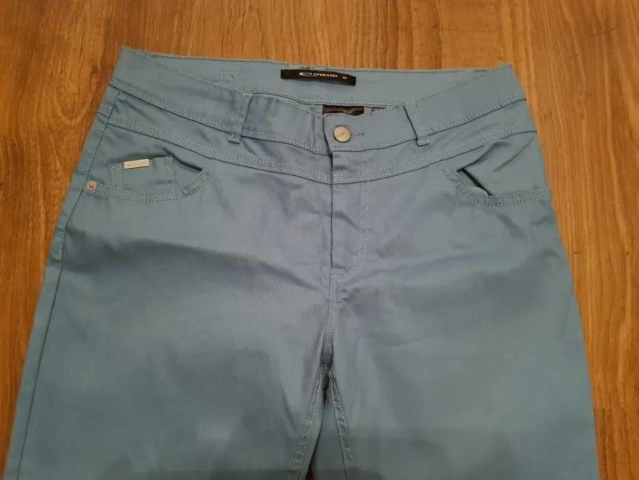 Blugi Expresso,marimea 38 dar sunt mai mari,stare f buna(defect)