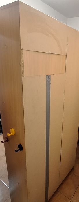 Vand cuier tip dulap