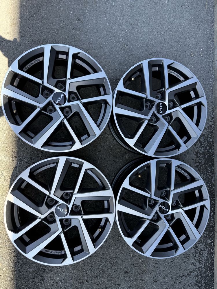 16цола KIA Hyundai 5x114.3 Киа Хюндай 5х114.3 4бр Оригинални
