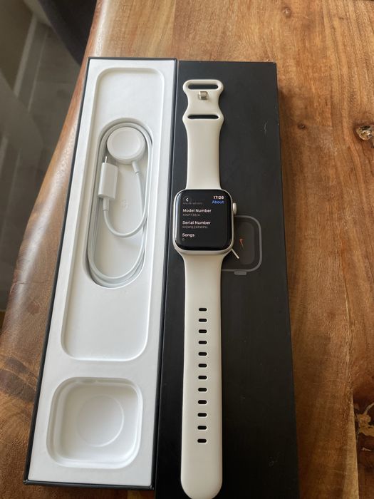 Apple watch SE 2nd gen 44mm LTE