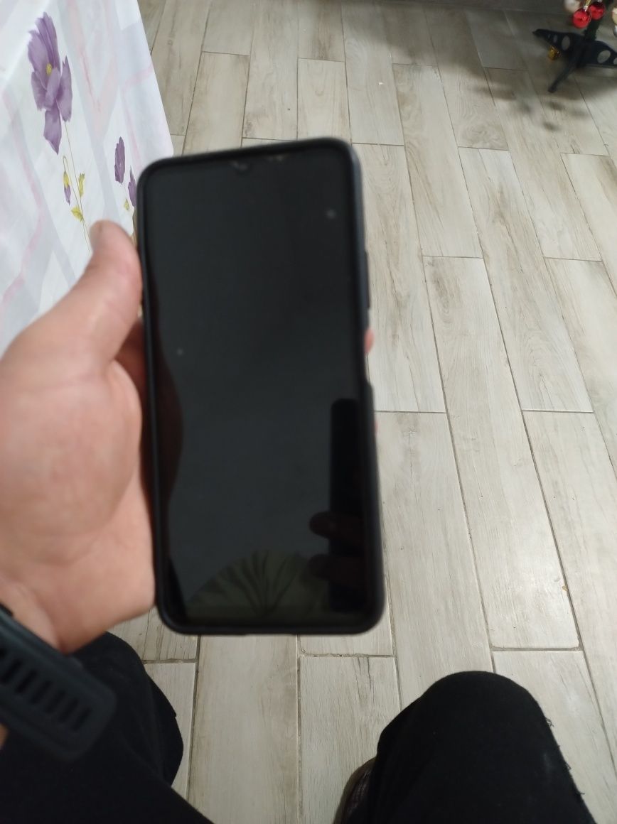 Vând Huawei nova Y70