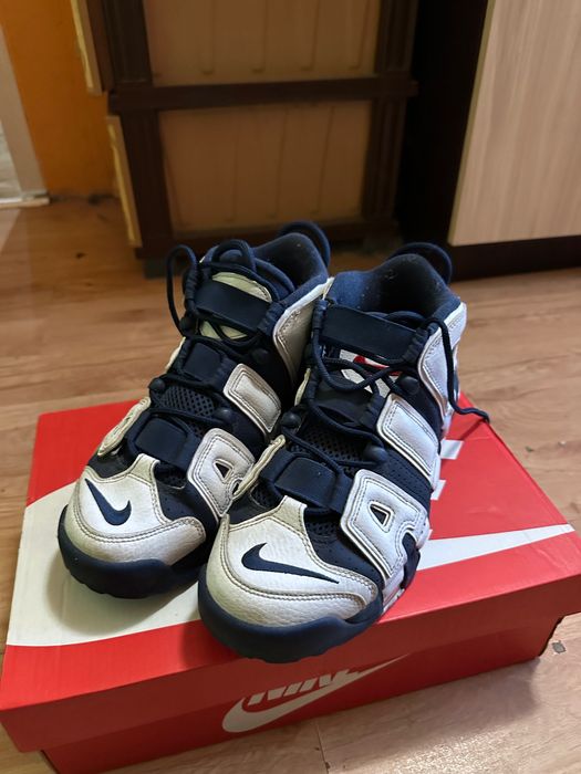 Nike обувки uptempo