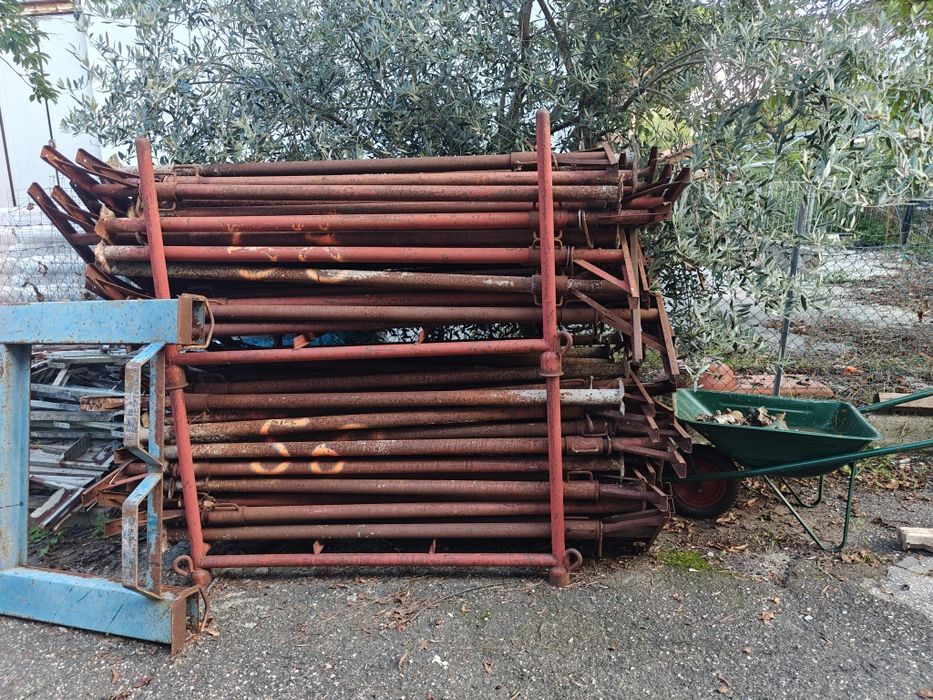 Popi metalici constructii