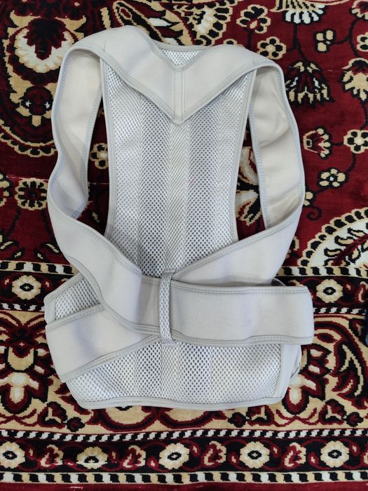 Продам корсет подростковый.