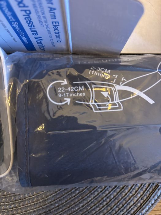 Tensiometru de brat - Afisaj mare LCD, functie memorie, puls neregulat