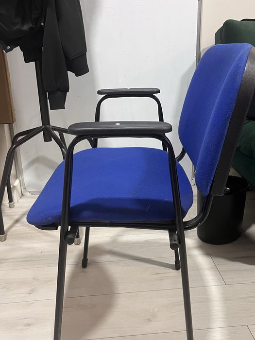 стул,орындық 4 штук бар