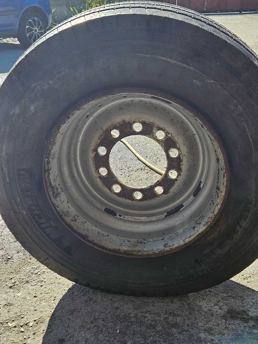 Гуми с джанти 285/70/19.5