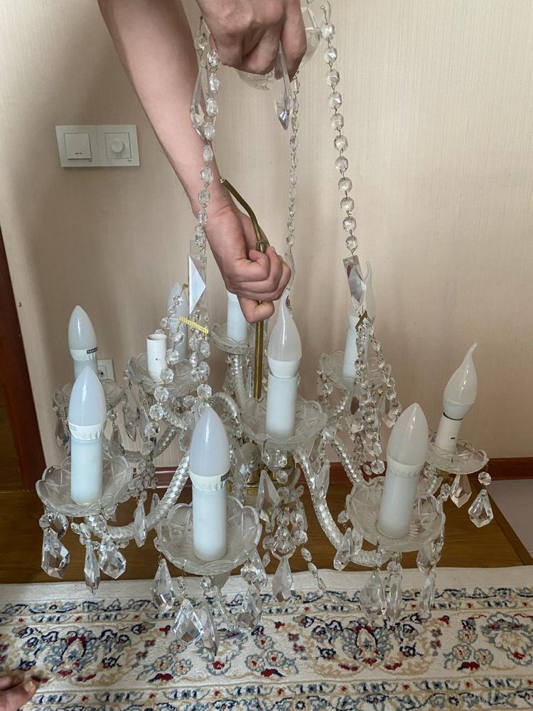 Продается Люстра состояние
