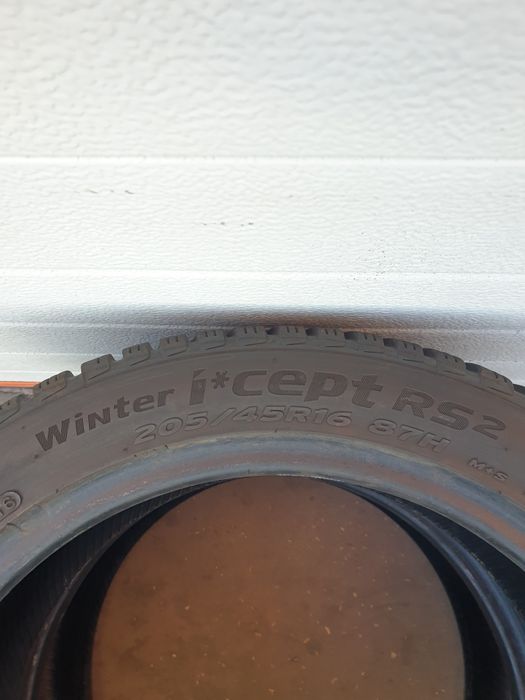 Зимни гуми 2 броя HANKOOK Winter Icept RS2 205 45 R16 дот 2816