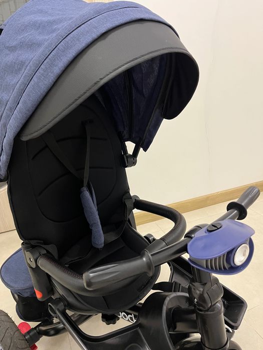 Триколка тъмносиня